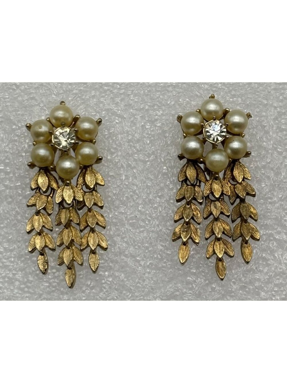 Vintage Sarah Coventry Royal Highness Clip Earrings Faux Pearls Gold Tone 1960s